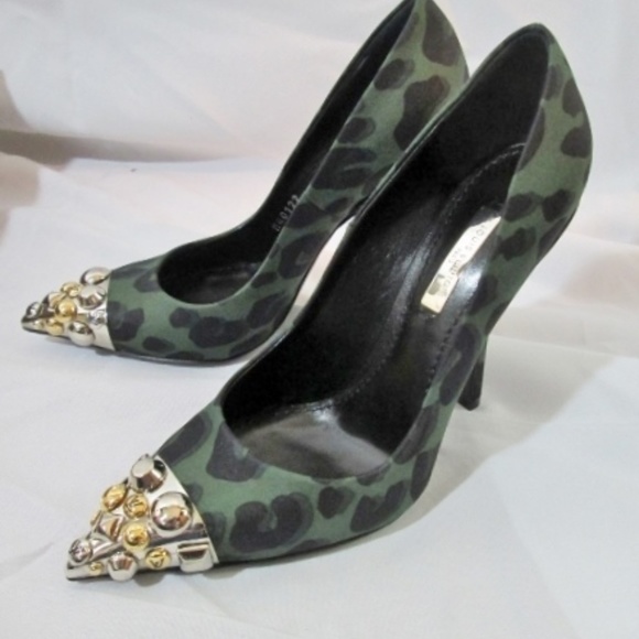 Louis Vuitton Shoes - NEW LOUIS VUITTON STEPHEN SPROUSE Pump Shoe